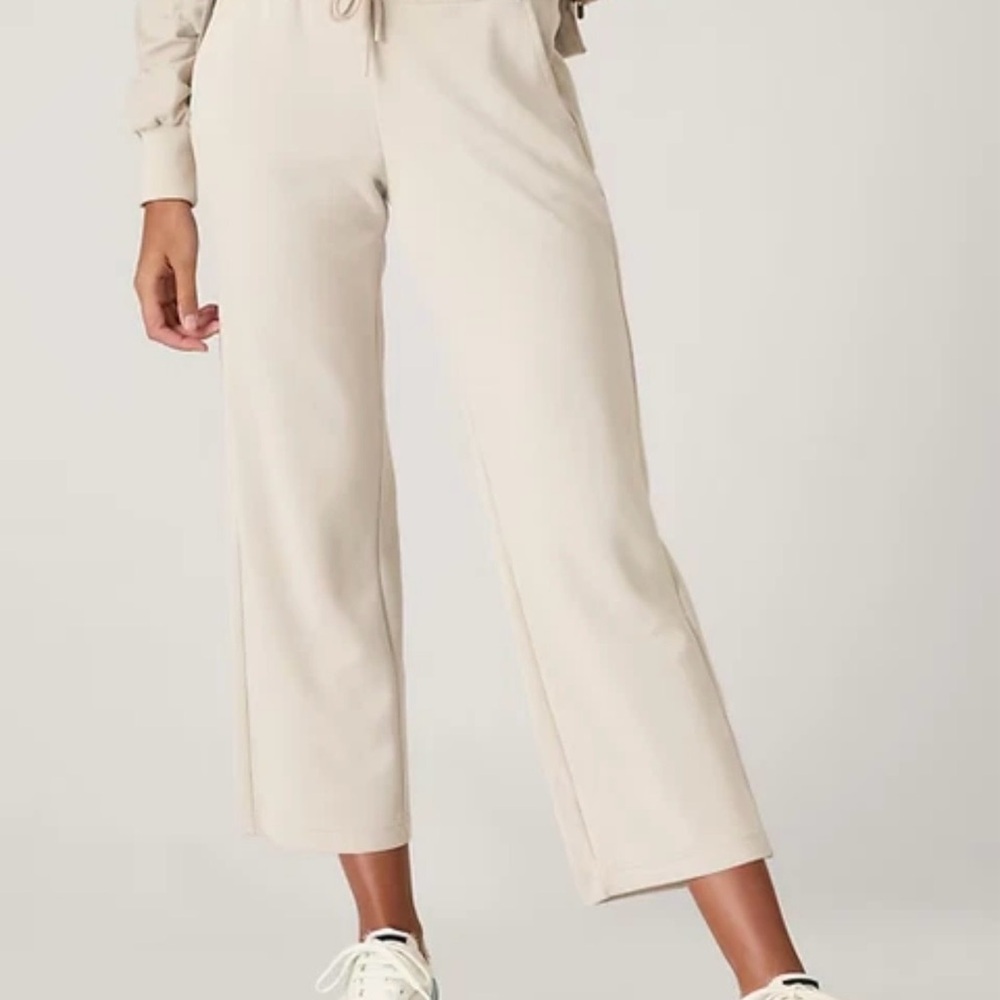 Athleta‎ Seasoft Mid-Rise Straight Crop Pant Athleisure Activewear